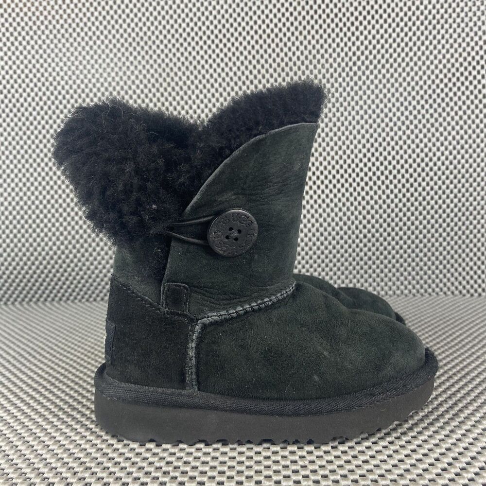 UGG Bailey Button II Boots Girls Toddler Size 7 Black Pull On Winter Outdoors